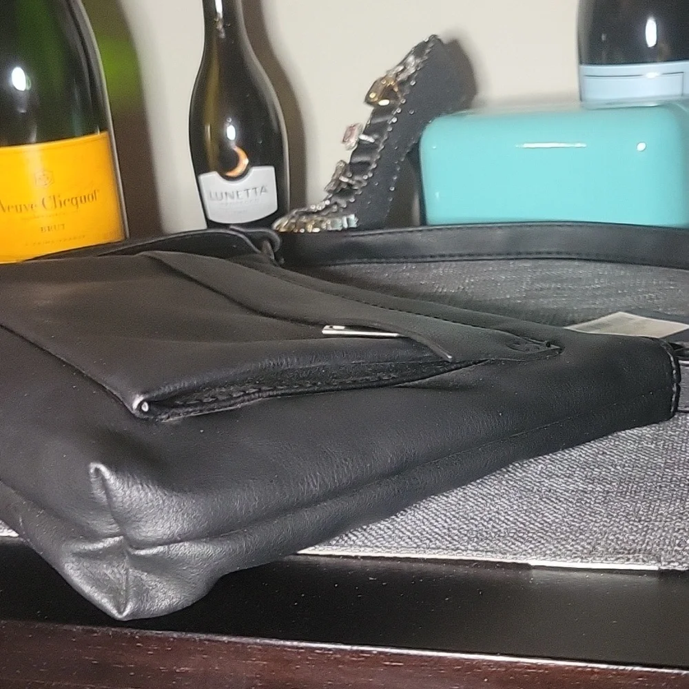 NWT Black  Crossbody - Picture 4 of 11